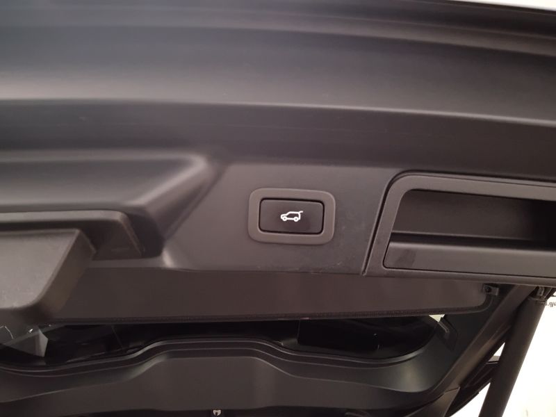 GuidiCar - LAND ROVER Range Rover Velar 2020 Range Rover Velar 2.0d i4 HSE 240cv auto my20 Usato